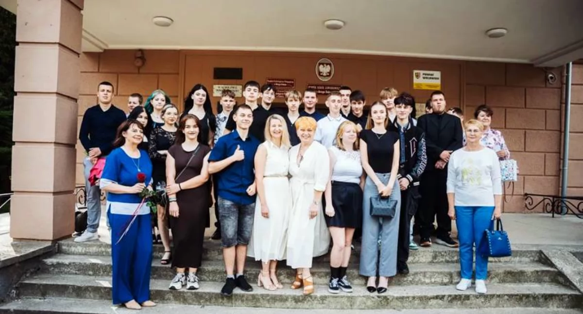 End-of-school-year ceremony photographed for Kurier Gmin
